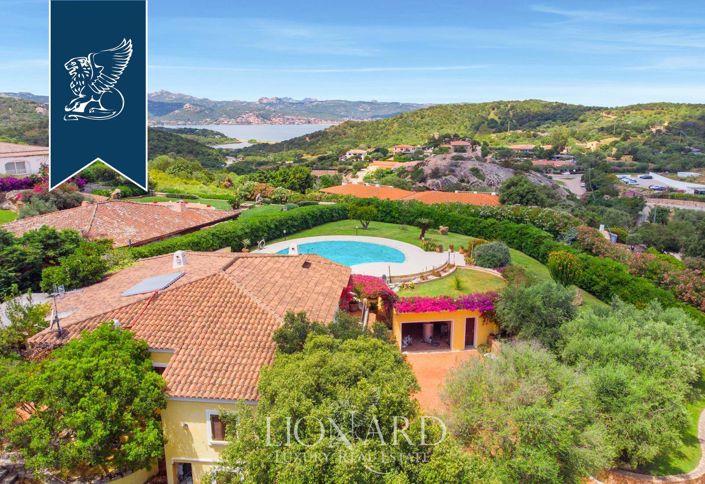 Image No.1-Villa de 8 chambres à vendre à Arzachena