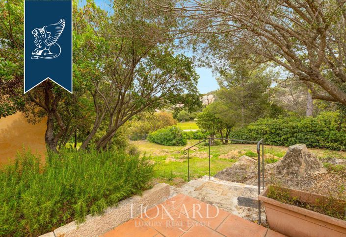 Image No.11-8 Bed Villa for sale