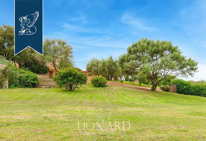 Image No.12-8 Bed Villa for sale