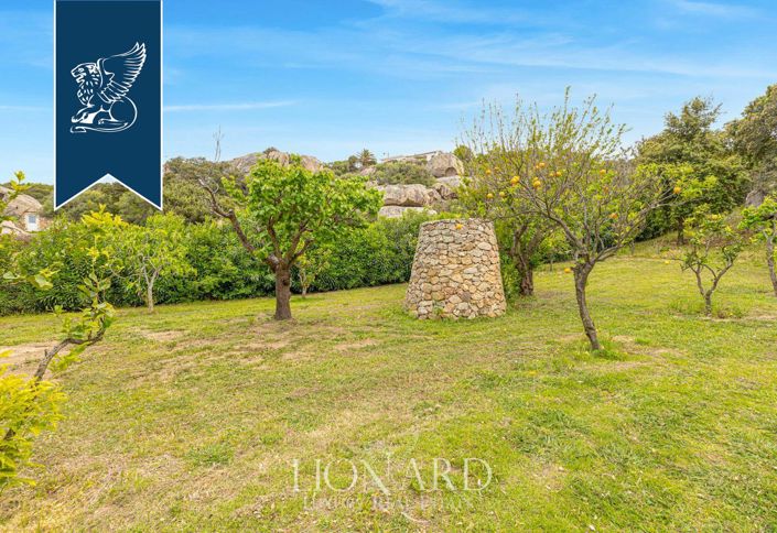 Image No.14-8 Bed Villa for sale