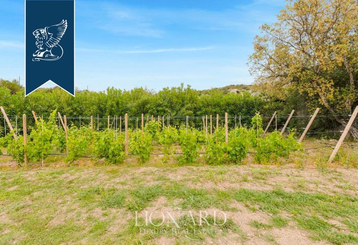 Image No.16-8 Bed Villa for sale