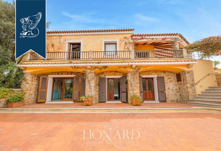 Image No.8-8 Bed Villa for sale