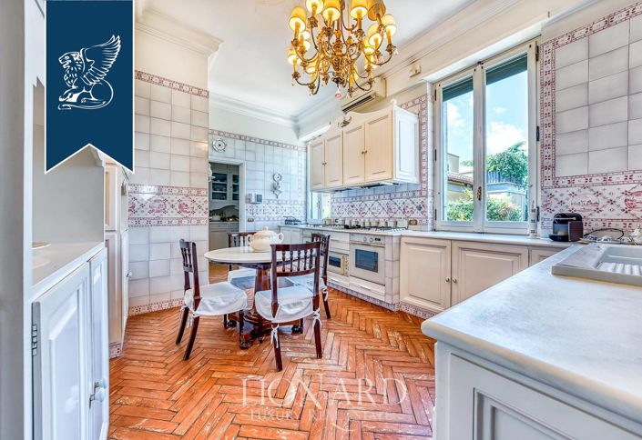 Image No.17-7 Bed Flat for sale