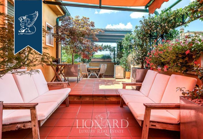 Image No.20-7 Bed Flat for sale