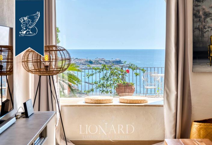 Image No.12-6 Bed Villa for sale