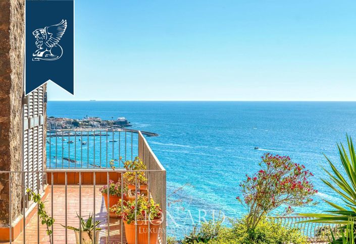 Image No.15-6 Bed Villa for sale