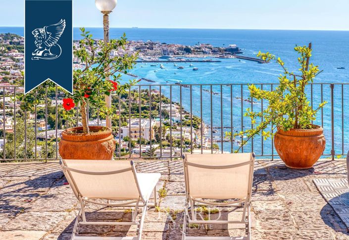 Image No.8-6 Bed Villa for sale