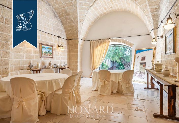 Image No.17-5 Bed Farmhouse for sale