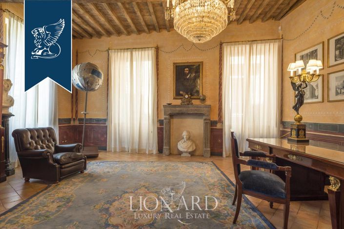 Image No.13-5 Bed Property for sale