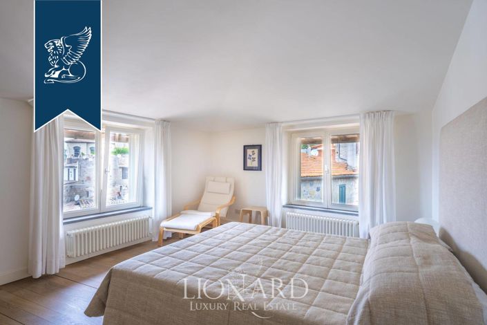 Image No.30-5 Bed Property for sale