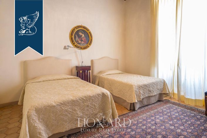 Image No.36-5 Bed Property for sale