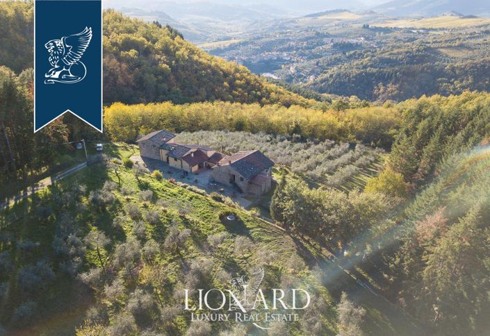 Image No.4-7 Bed Farmhouse for sale