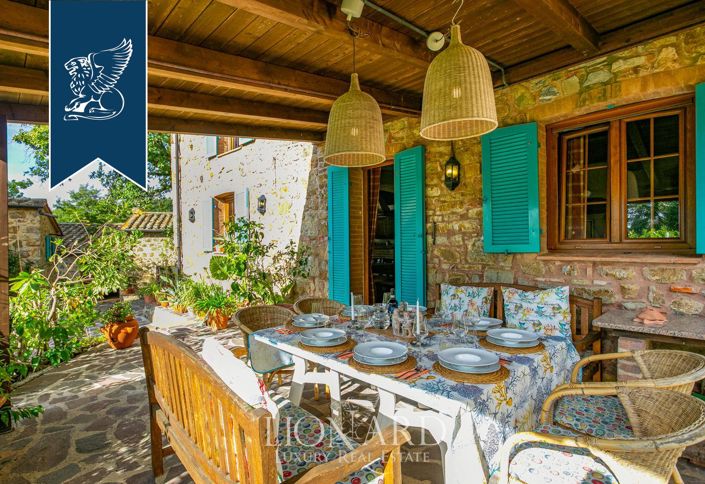 Image No.11-7 Bed Farmhouse for sale