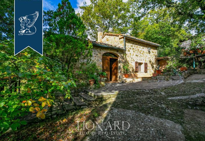 Image No.15-7 Bed Farmhouse for sale