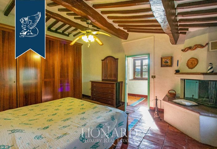 Image No.40-7 Bed Farmhouse for sale