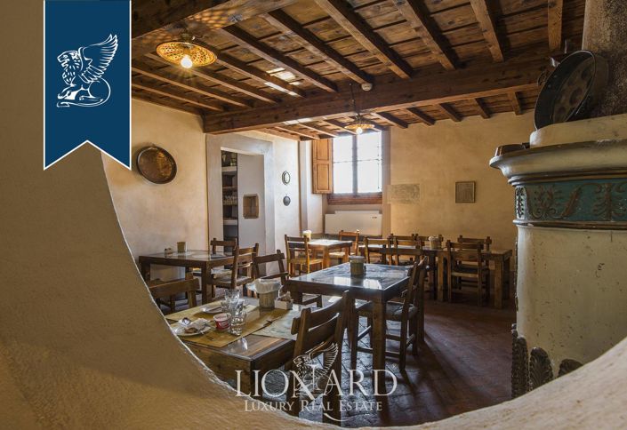 Image No.17-22 Bed Villa for sale