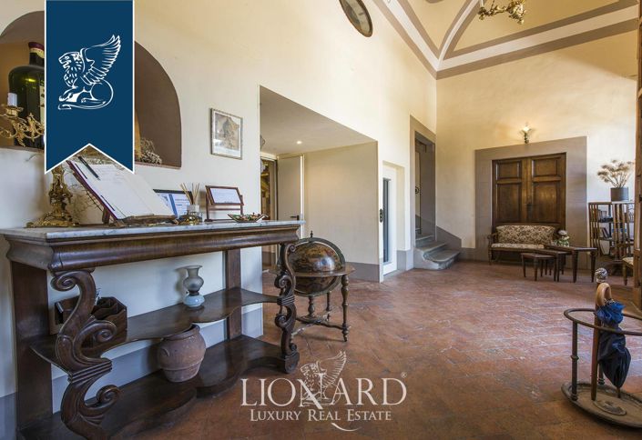 Image No.18-22 Bed Villa for sale