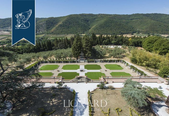 Image No.5-22 Bed Villa for sale