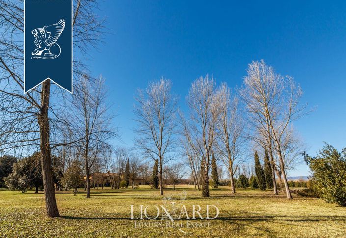 Image No.11-2 Bed Farmhouse for sale