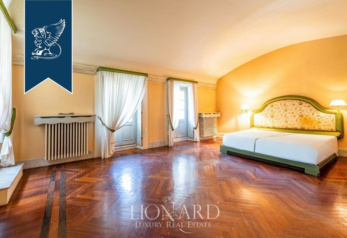 Image No.16-5 Bed Property for sale