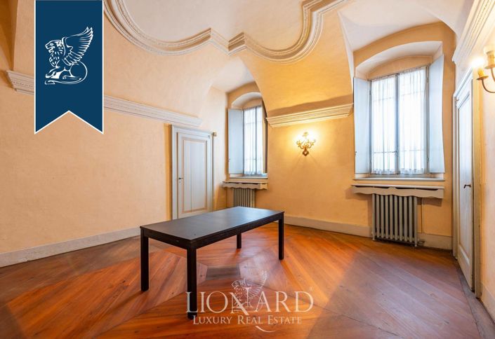 Image No.21-5 Bed Property for sale