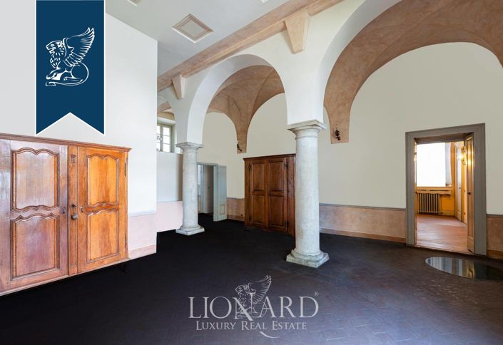 Image No.29-5 Bed Property for sale