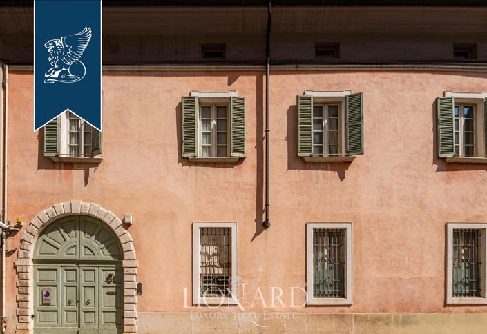 Image No.45-5 Bed Property for sale