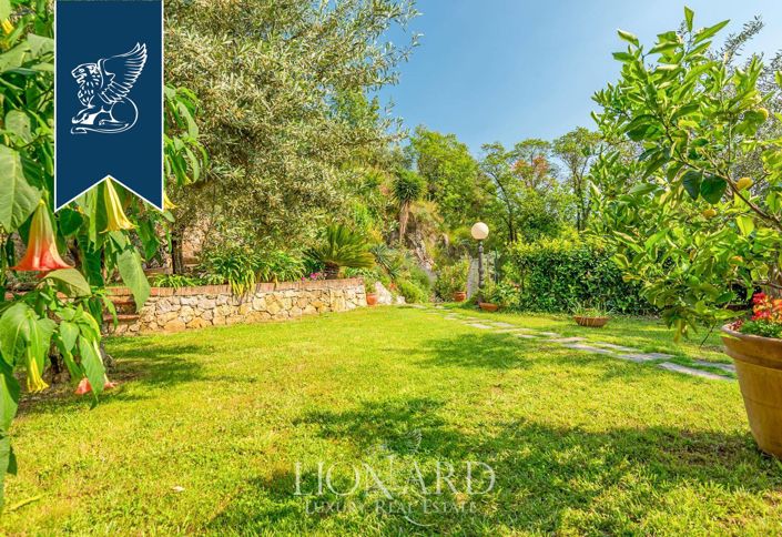 Image No.10-5 Bed Villa for sale