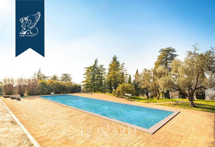 Image No.10-5 Bed Villa for sale