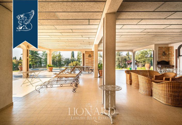 Image No.30-5 Bed Villa for sale