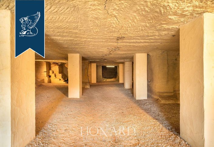 Image No.59-5 Bed Villa for sale