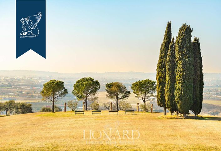 Image No.65-5 Bed Villa for sale