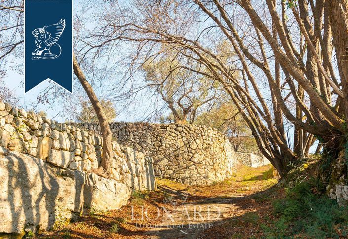 Image No.67-5 Bed Villa for sale