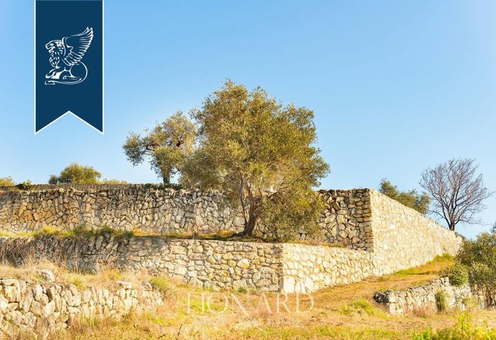 Image No.68-5 Bed Villa for sale