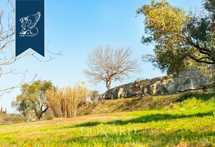 Image No.70-5 Bed Villa for sale