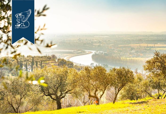 Image No.76-5 Bed Villa for sale