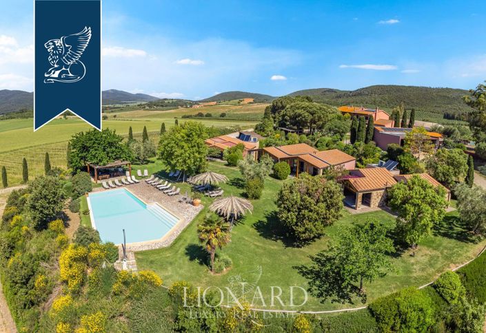 Image No.2-9 Bed Farmhouse for sale