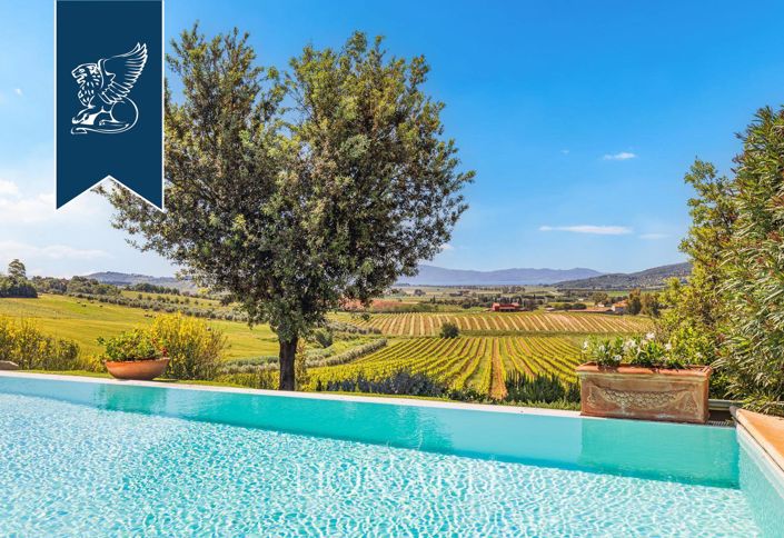 Image No.6-9 Bed Farmhouse for sale