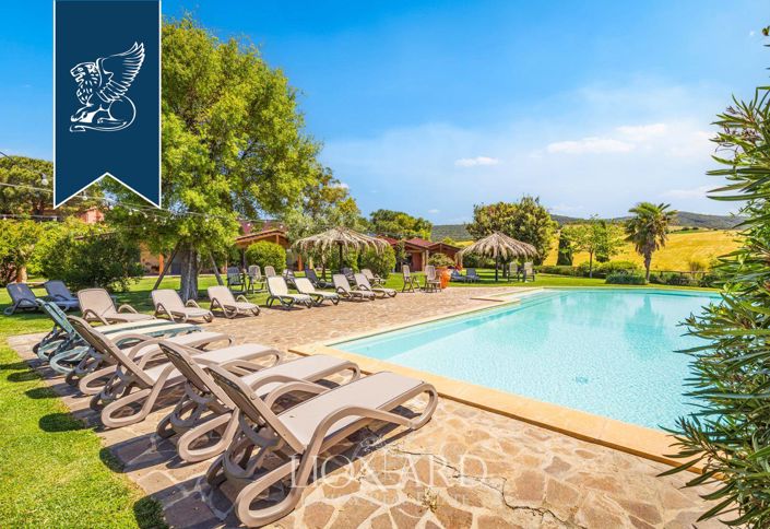 Image No.8-9 Bed Farmhouse for sale