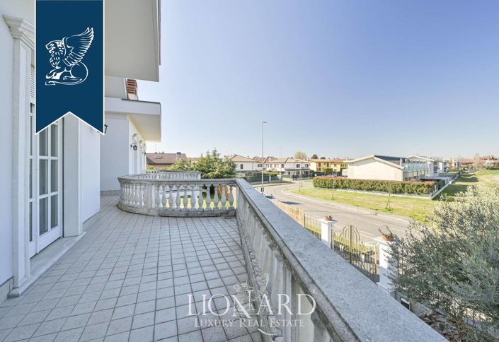 Image No.12-Villa de 20 chambres à vendre à Lainate