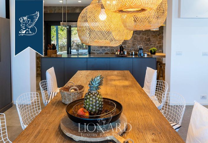 Image No.11-4 Bed Villa for sale