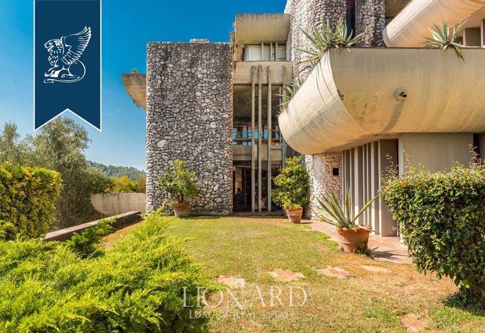 Image No.11-7 Bed Villa for sale