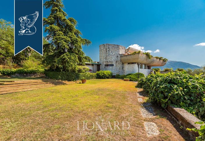 Image No.9-7 Bed Villa for sale