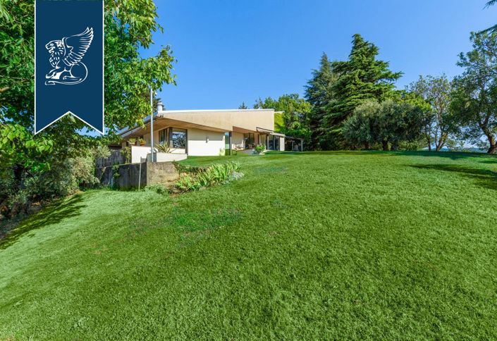 Image No.20-5 Bed Villa for sale