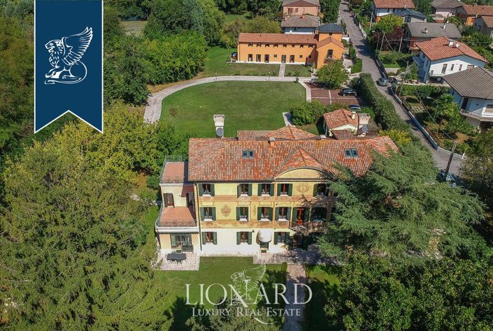 Image No.20-8 Bed Villa for sale