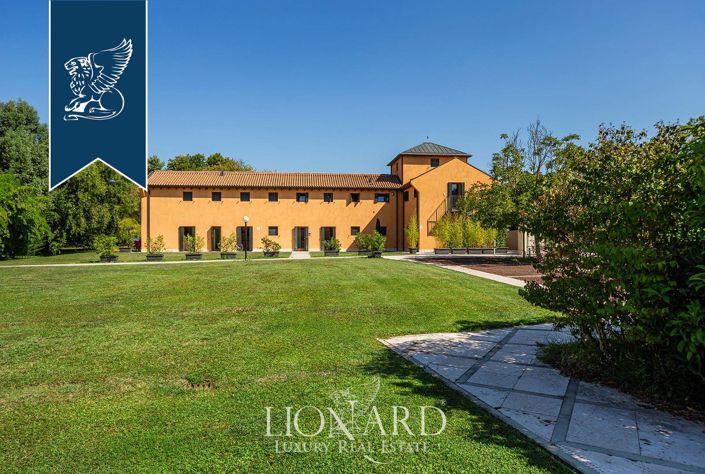 Image No.24-8 Bed Villa for sale