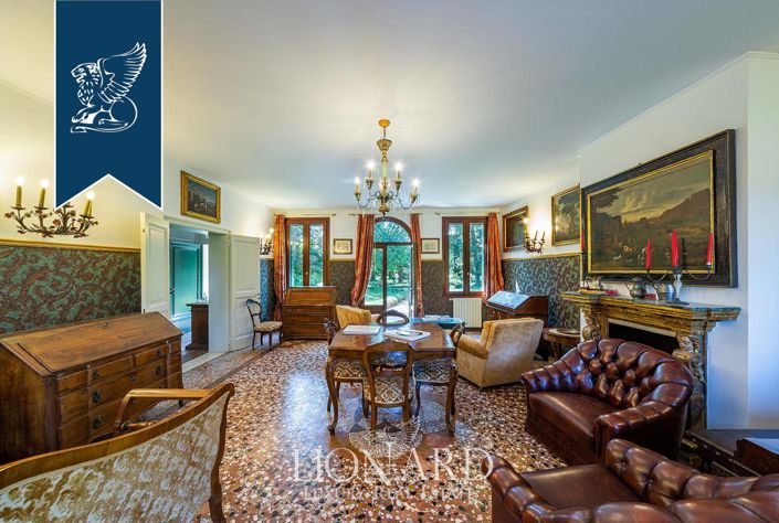 Image No.32-8 Bed Villa for sale