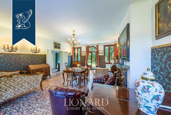 Image No.35-8 Bed Villa for sale