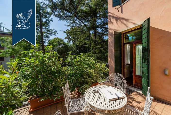 Image No.43-8 Bed Villa for sale