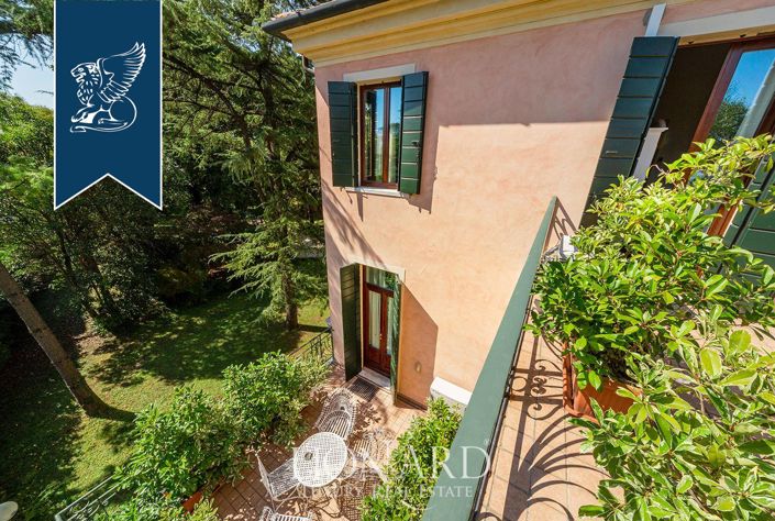 Image No.44-8 Bed Villa for sale